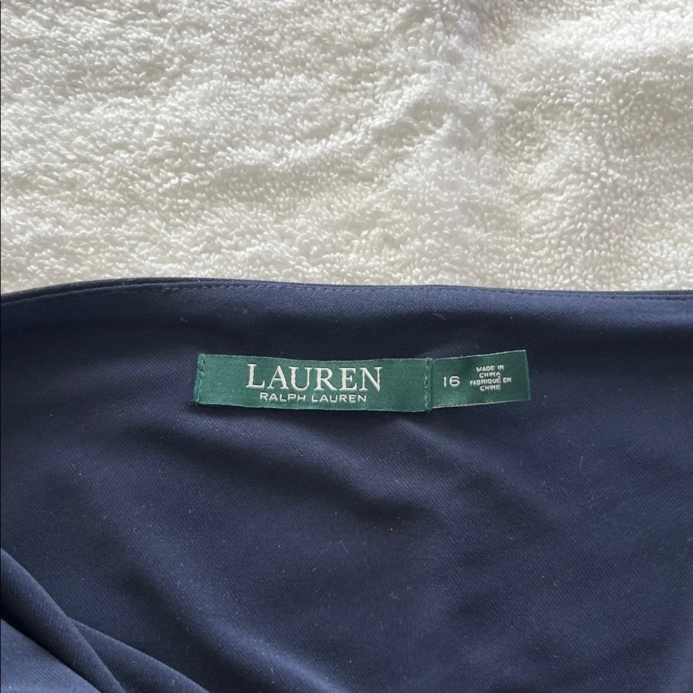 Elegant Navy Blue Sleeveless Wrap Waist Dress - Picture 3 of 8
